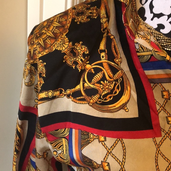 Beautiful blouse - Picture 3 of 7